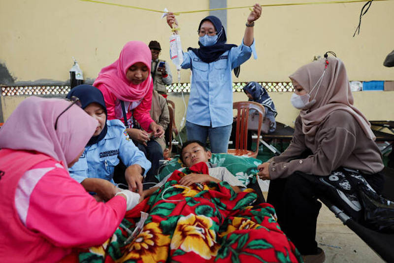 Over 1,000 children fall ill from free school lunches in Indonesia